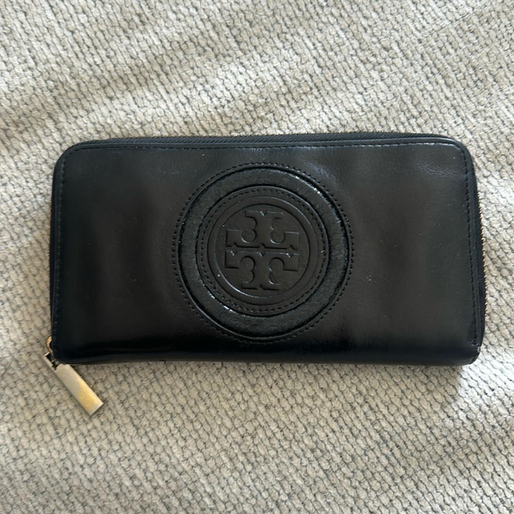 Tory Burch wallet